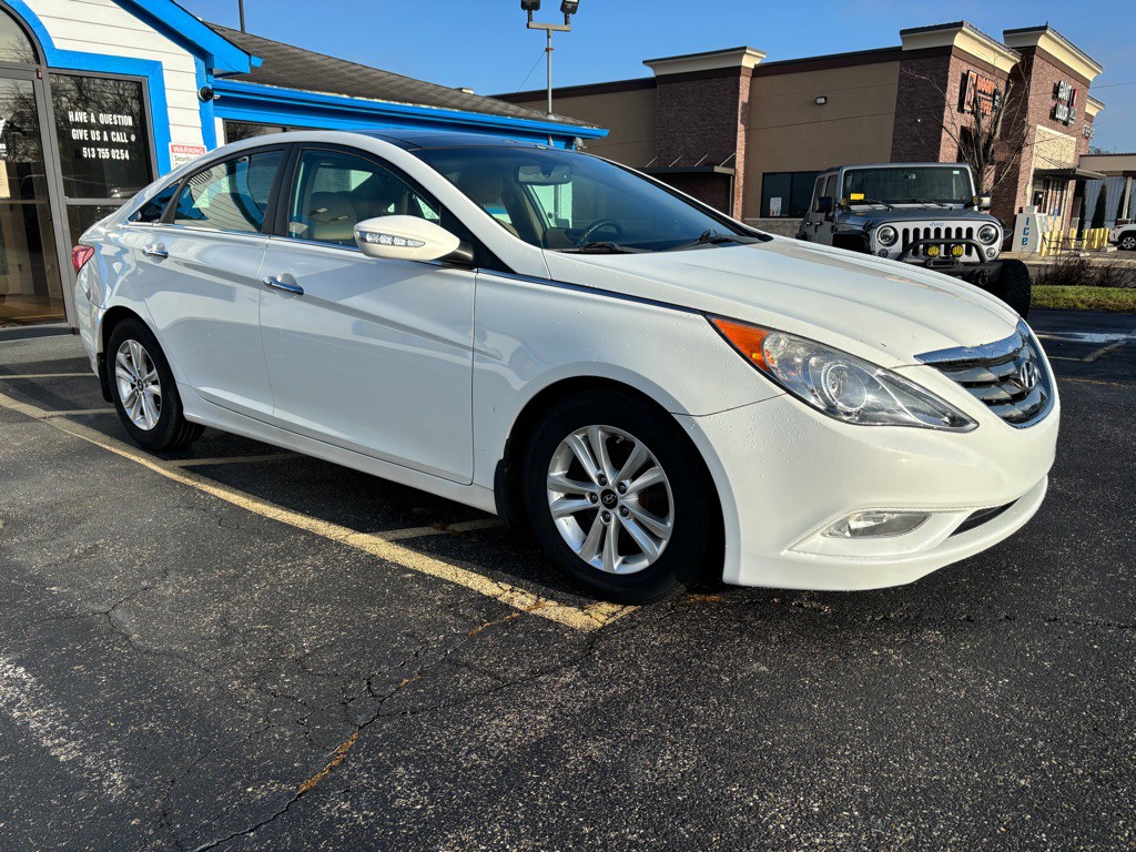 2012 Hyundai Sonata Image 3