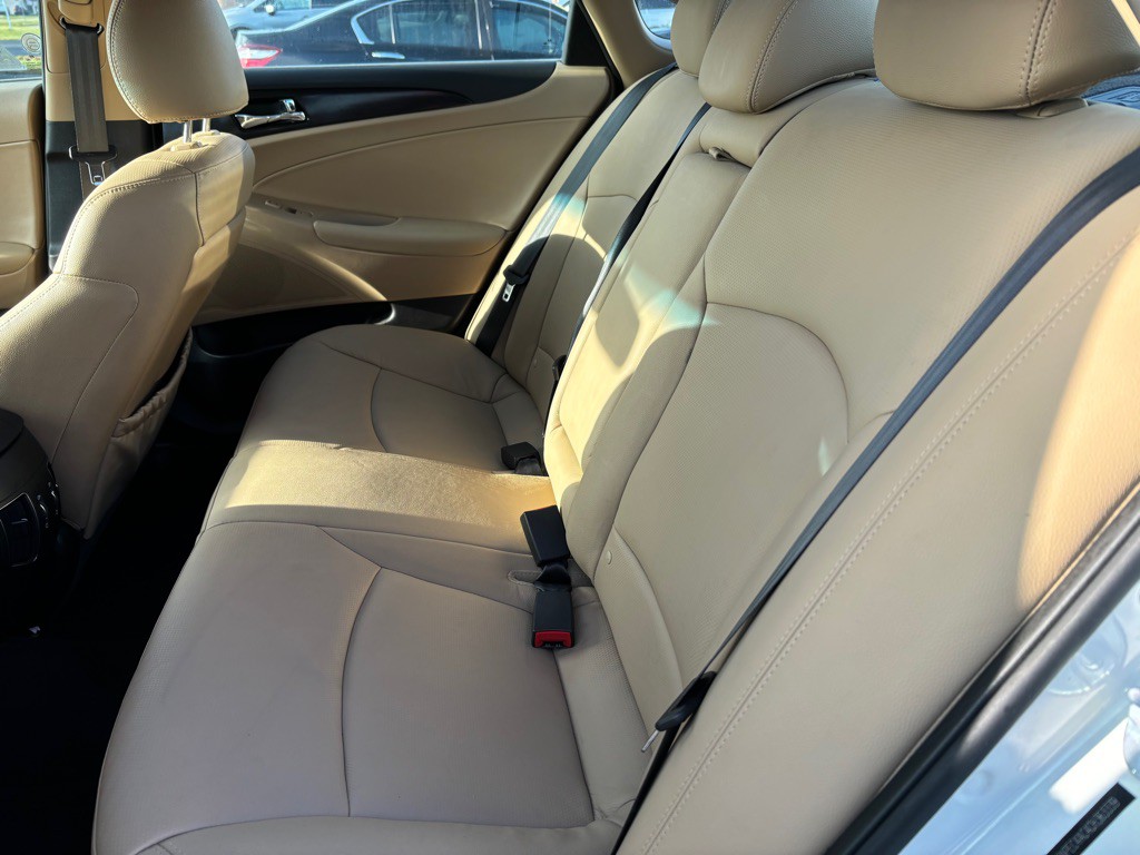 2012 Hyundai Sonata Image 9