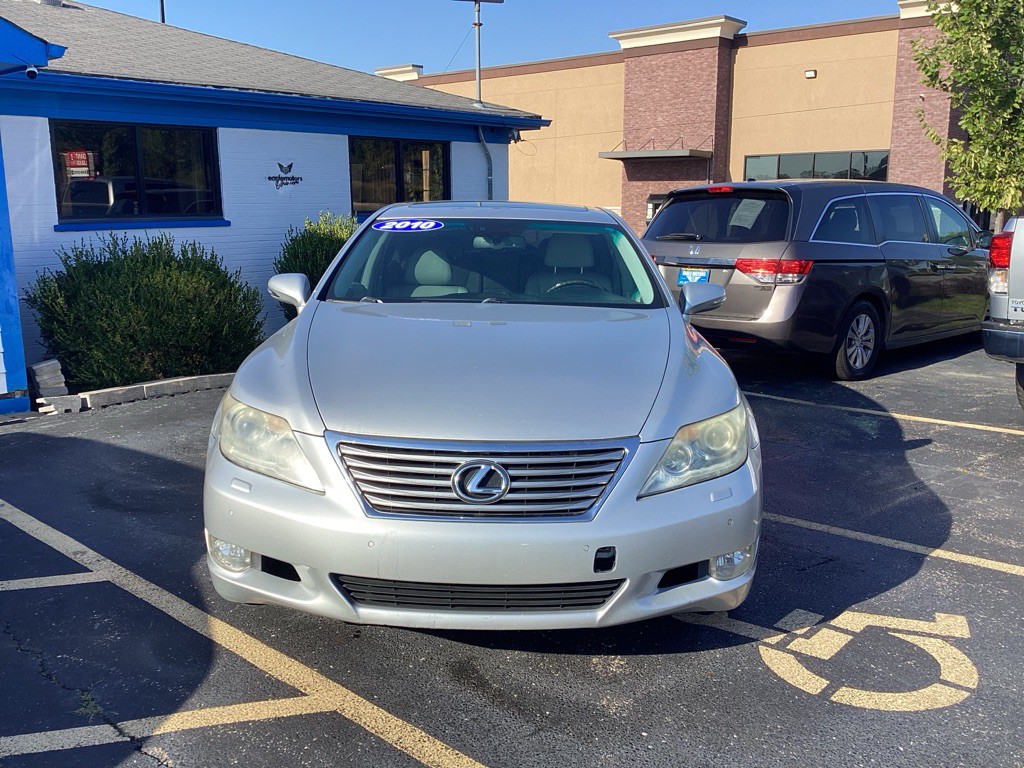 2010 Lexus LS Image 2