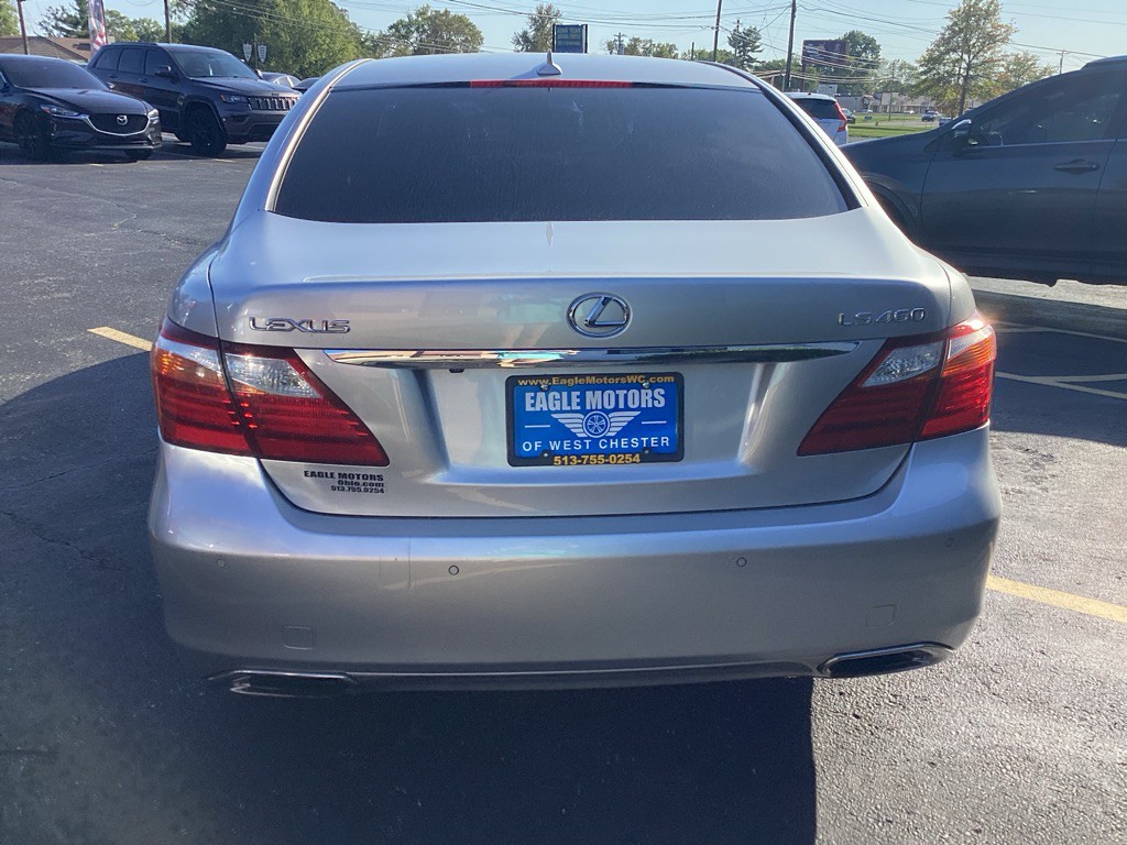 2010 Lexus LS Image 5