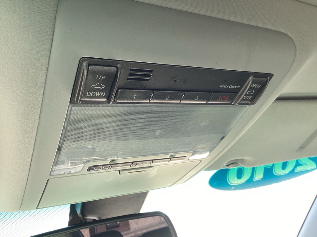 2010 Lexus LS Image 12