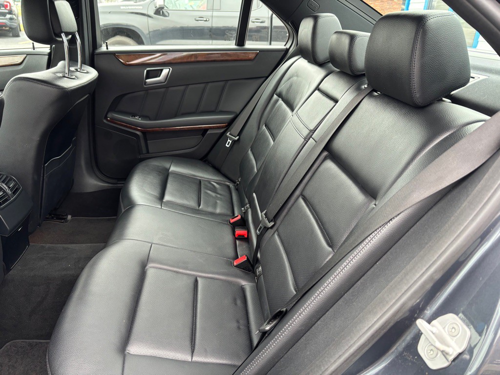 2013 Mercedes-Benz E-Class Image 9