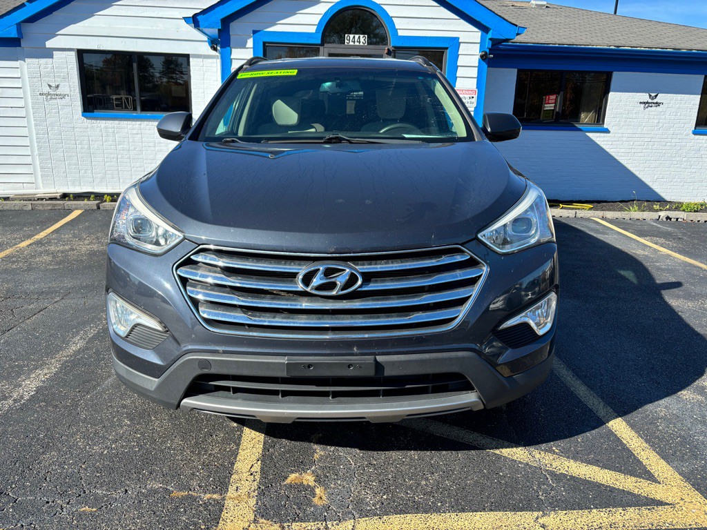 2016 Hyundai Santa Fe Image 2