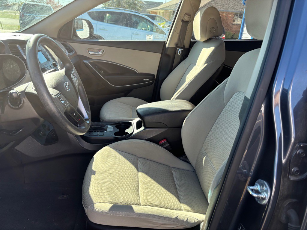 2016 Hyundai Santa Fe Image 7