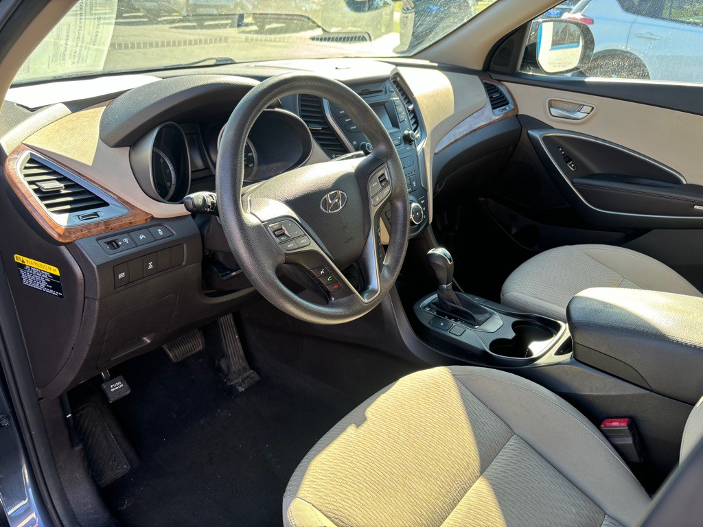 2016 Hyundai Santa Fe Image 8