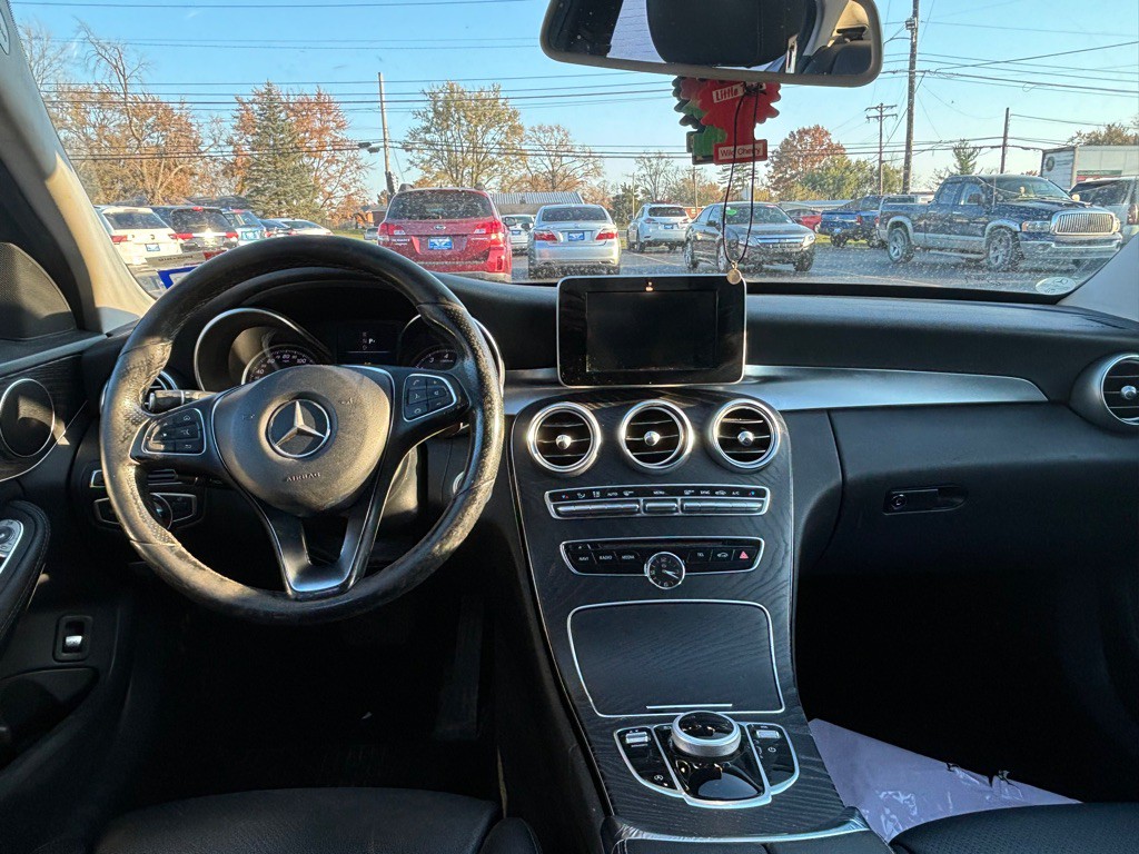 2017 Mercedes-Benz C-Class Image 9