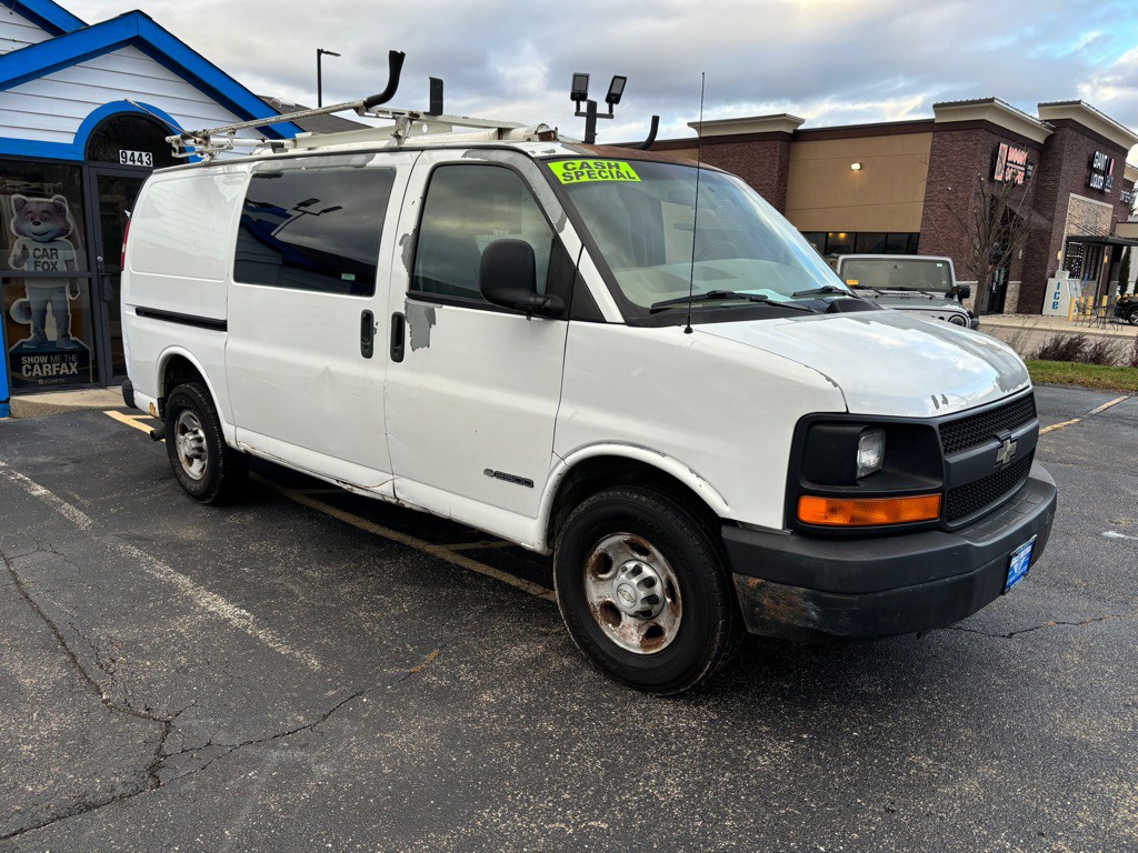 2007 Chevrolet Express Image 3