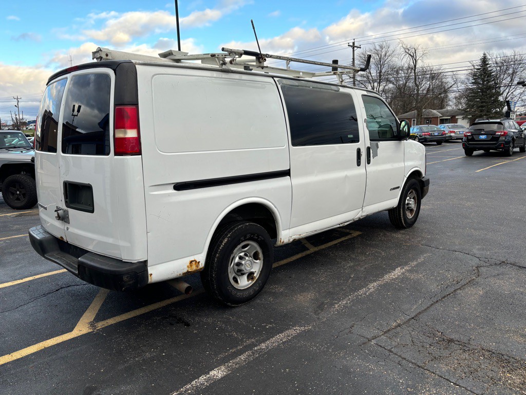 2007 Chevrolet Express Image 4