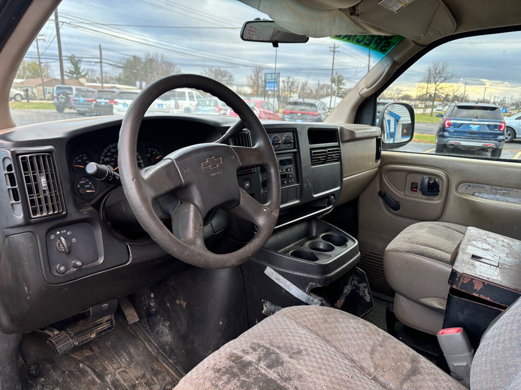 2007 Chevrolet Express Image 7