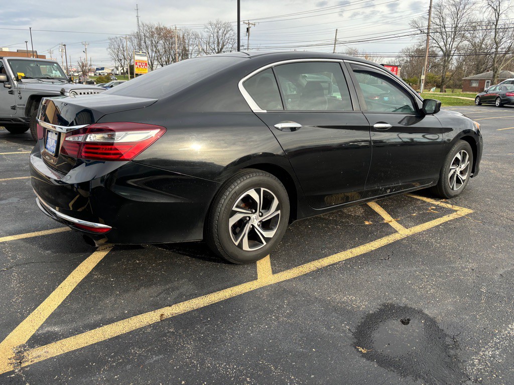 2017 Honda Accord Image 4