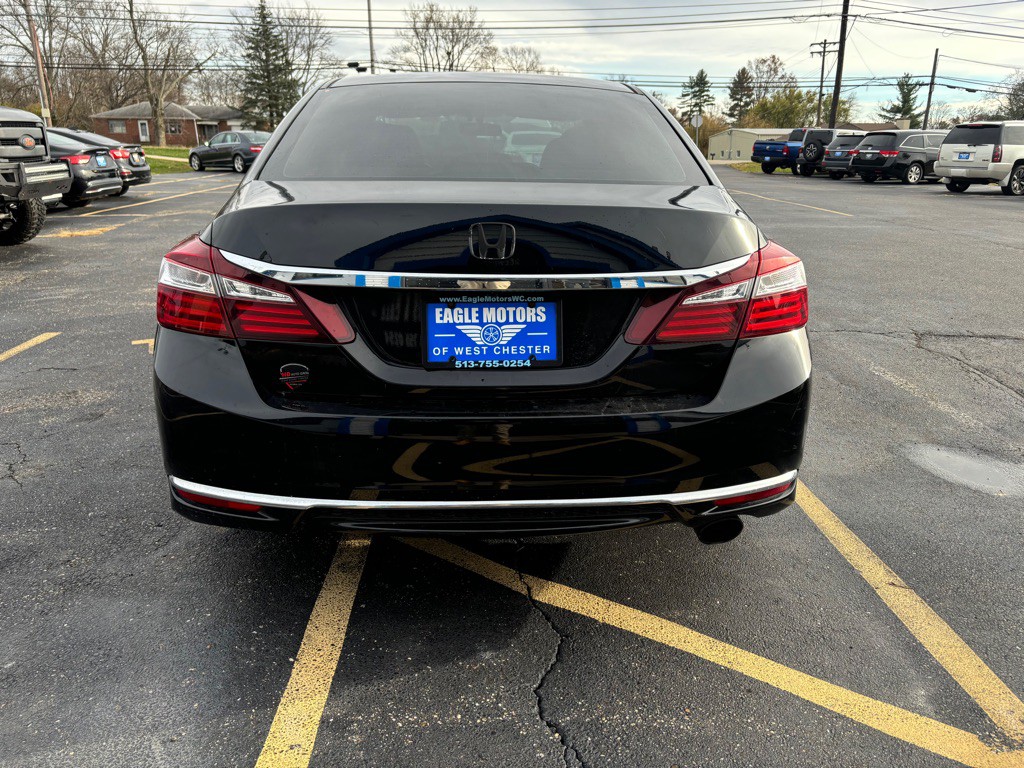 2017 Honda Accord Image 5