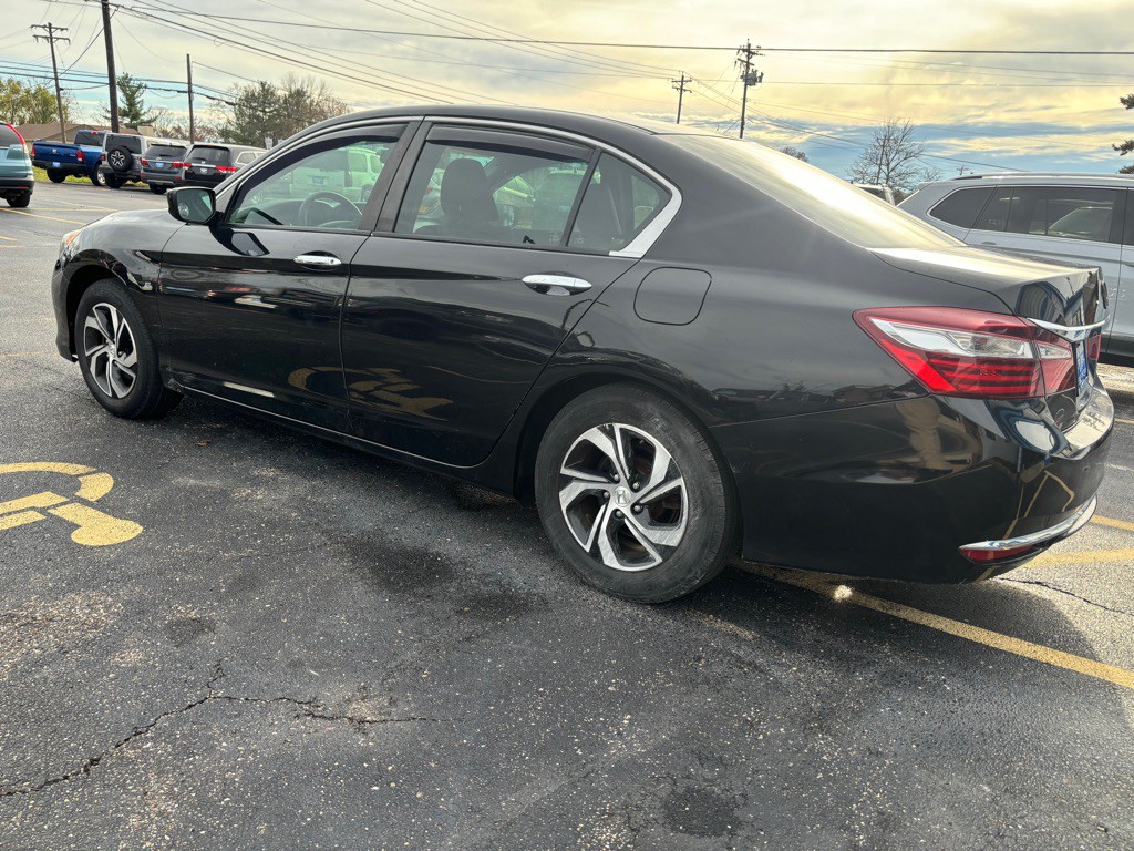 2017 Honda Accord Image 6