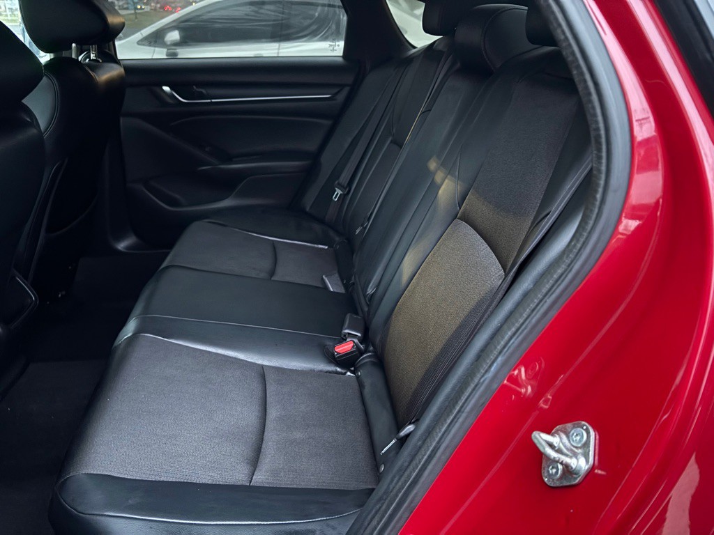 2018 Honda Accord Image 9