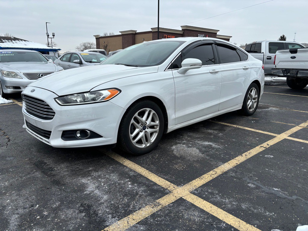2016 Ford Fusion Image 1