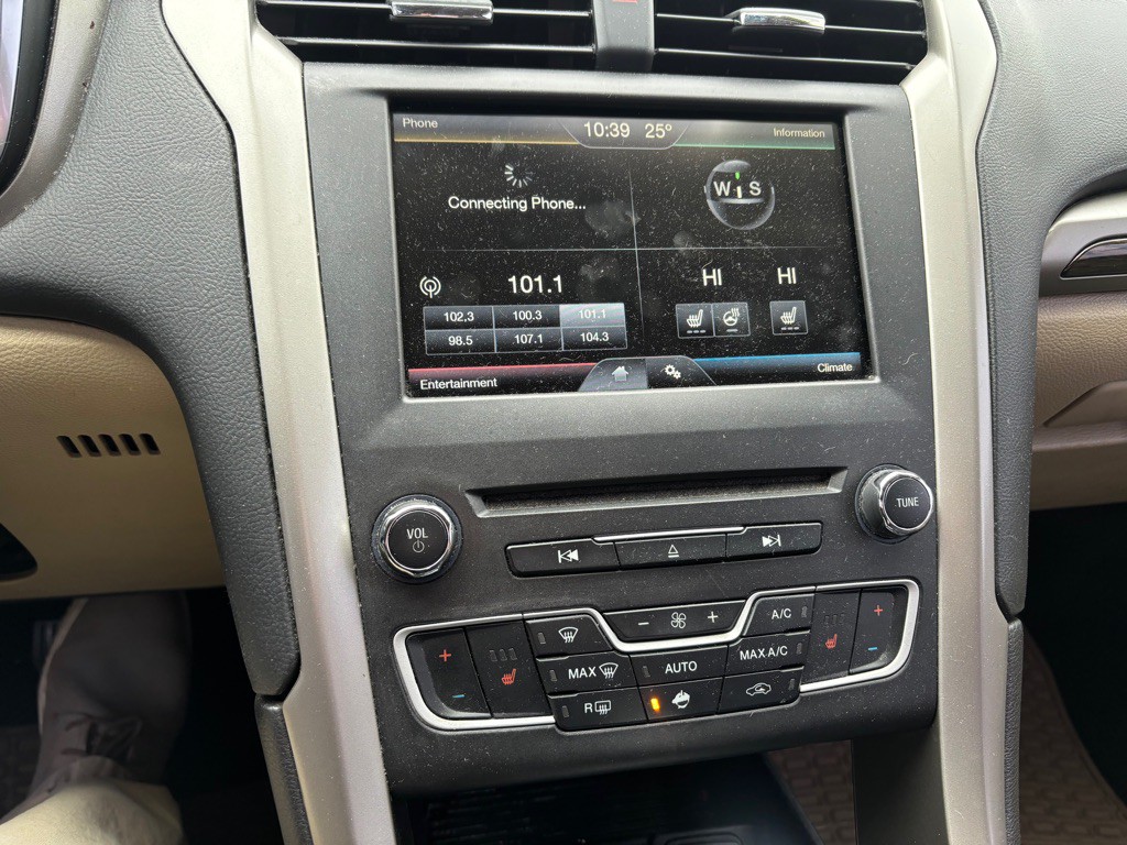 2016 Ford Fusion Image 12