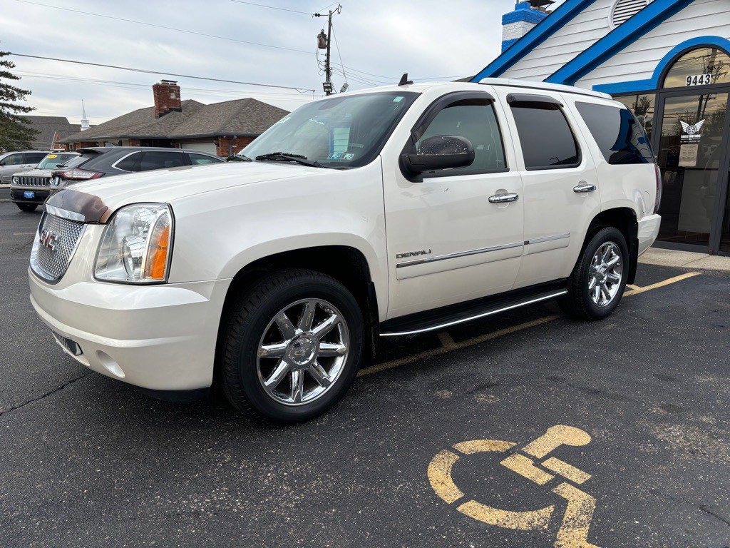 2013 GMC Yukon Image 1