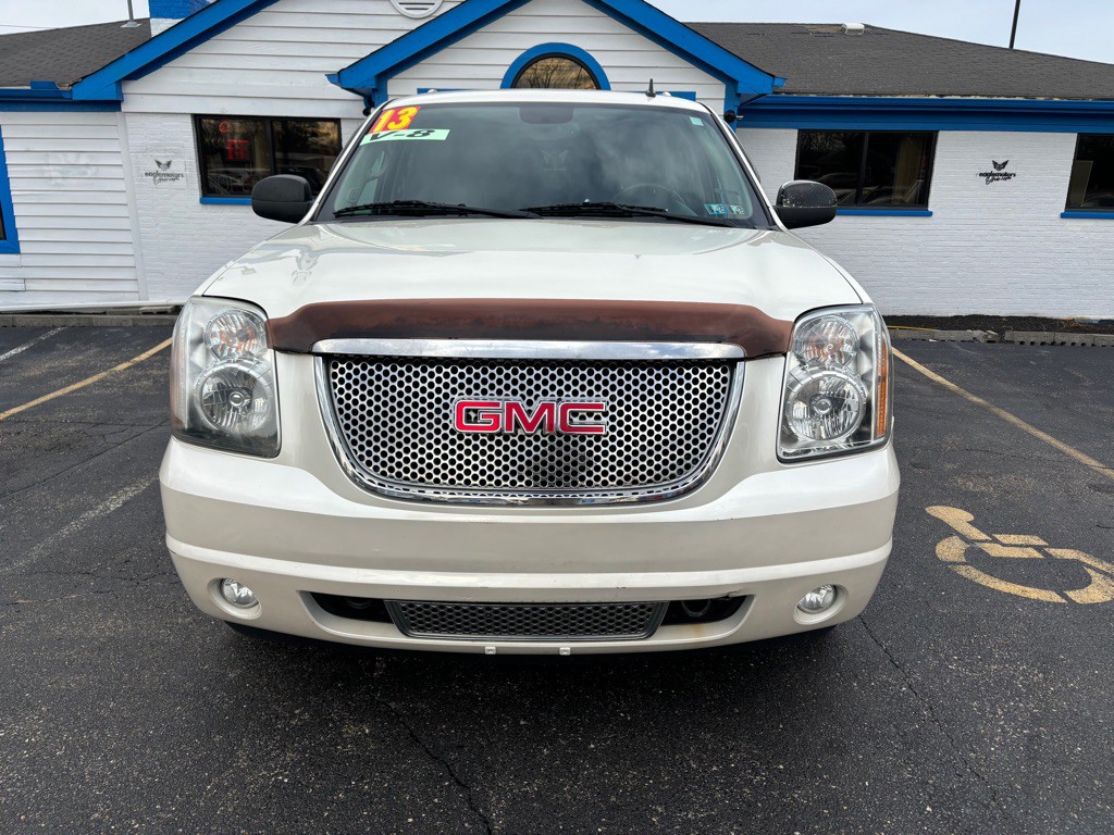 2013 GMC Yukon Image 2