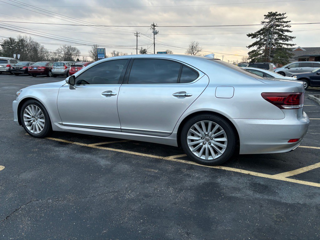 2014 Lexus LS Image 6
