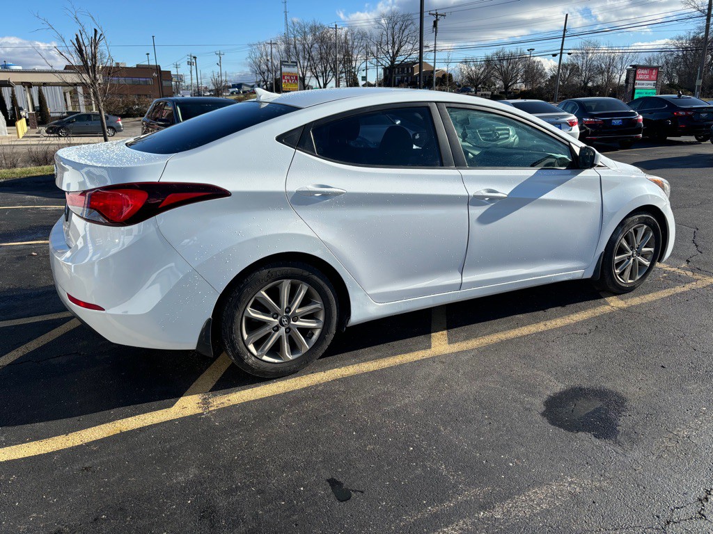2015 Hyundai Elantra Image 4