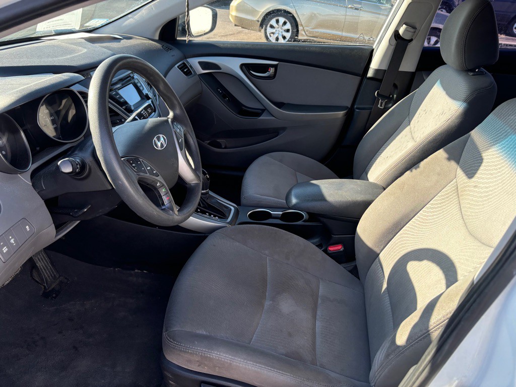 2015 Hyundai Elantra Image 7
