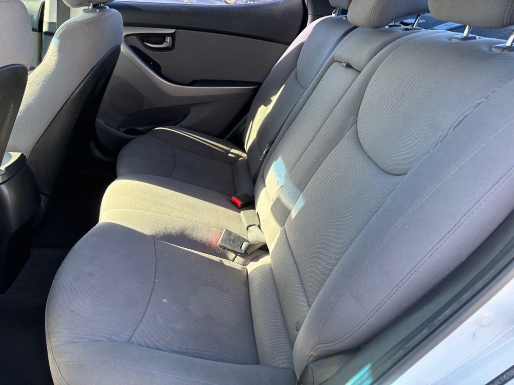 2015 Hyundai Elantra Image 10