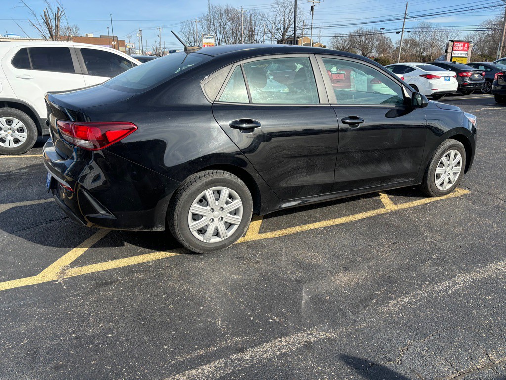 2022 Kia Rio Image 3