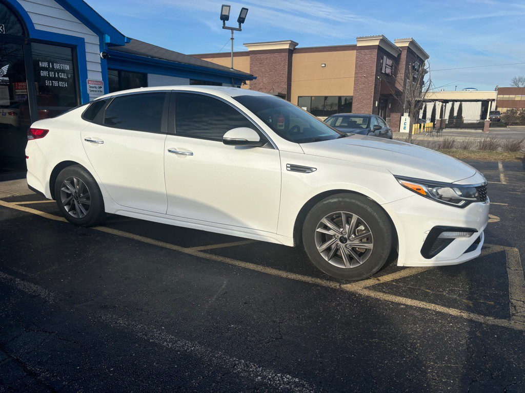 2020 Kia Optima Image 3