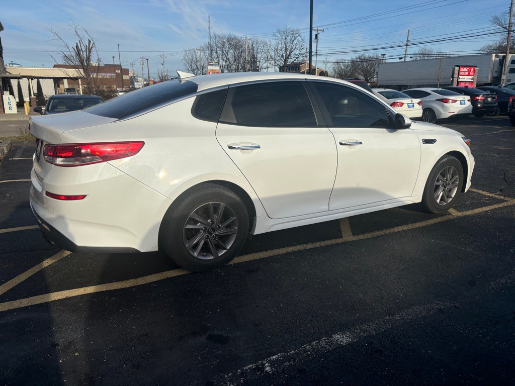 2020 Kia Optima Image 4
