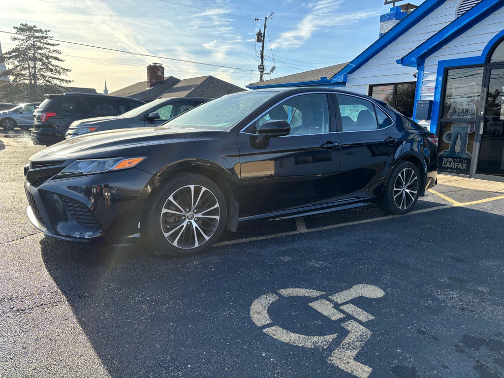 2020 Toyota Camry Image 1