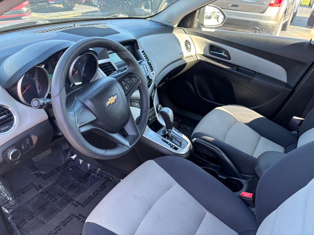 2015 Chevrolet Cruze Image 8