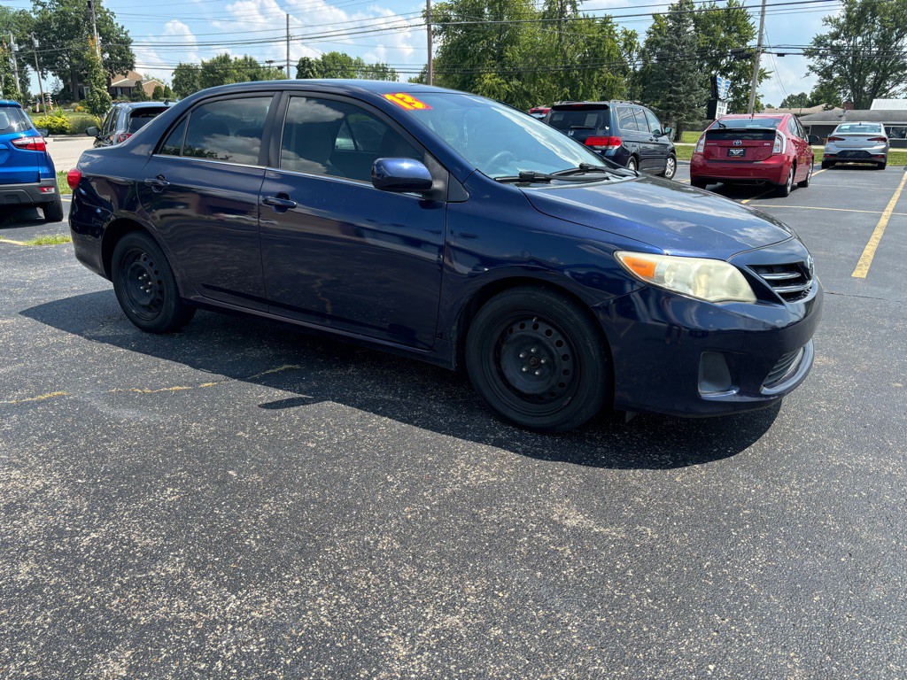 2013 Toyota Corolla Image 2