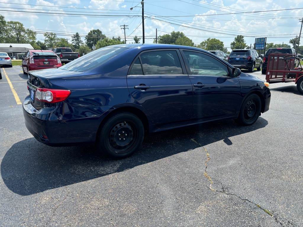 2013 Toyota Corolla Image 3