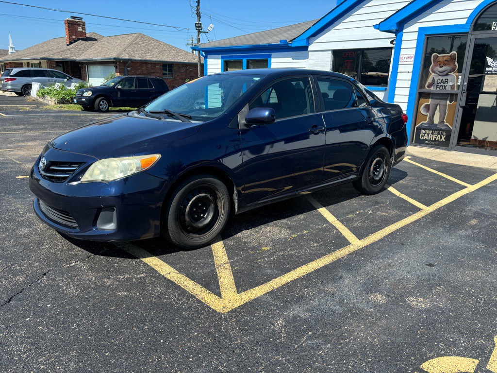 2013 Toyota Corolla Image 8