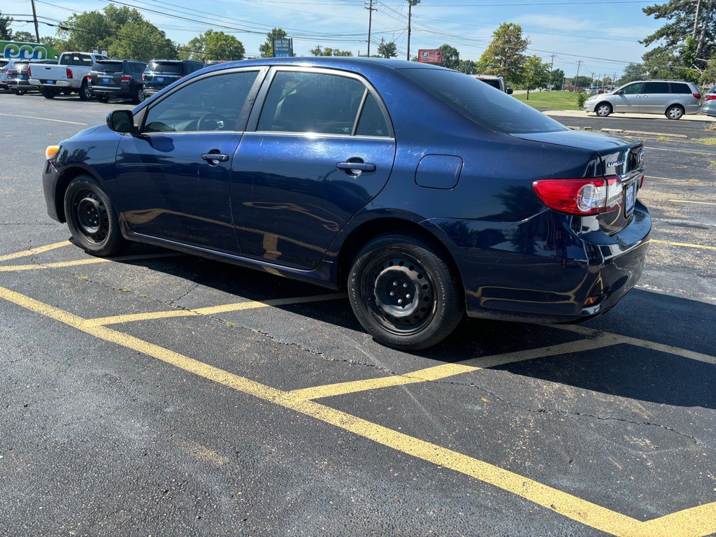 2013 Toyota Corolla Image 11