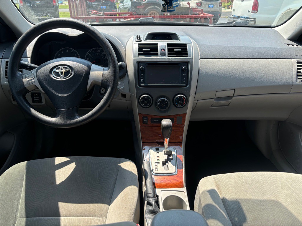 2013 Toyota Corolla Image 16