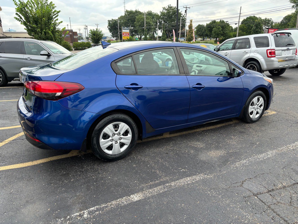 2017 Kia Forte Image 4