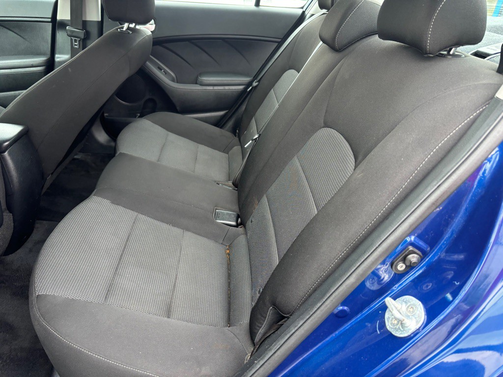 2017 Kia Forte Image 9