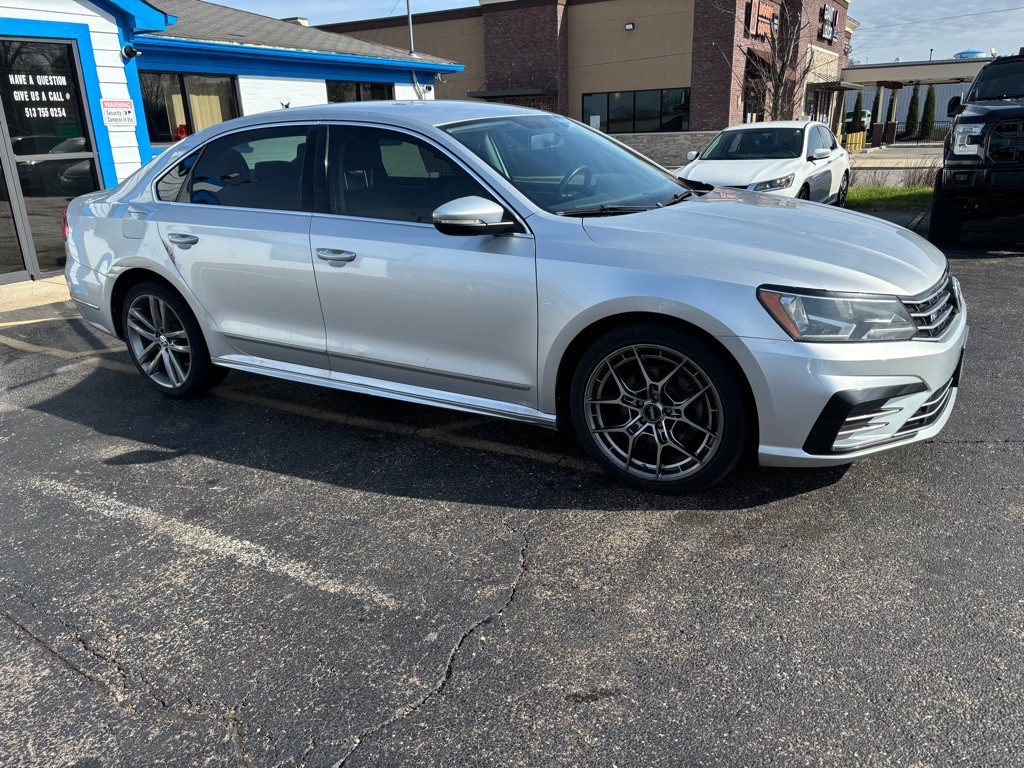 2016 Volkswagen Passat Image 3