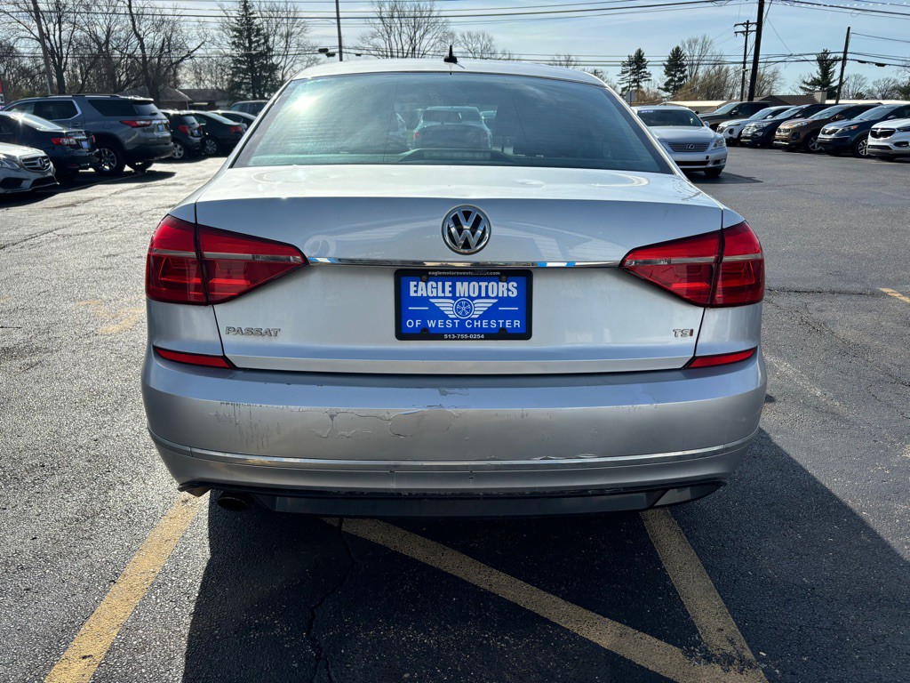 2016 Volkswagen Passat Image 5