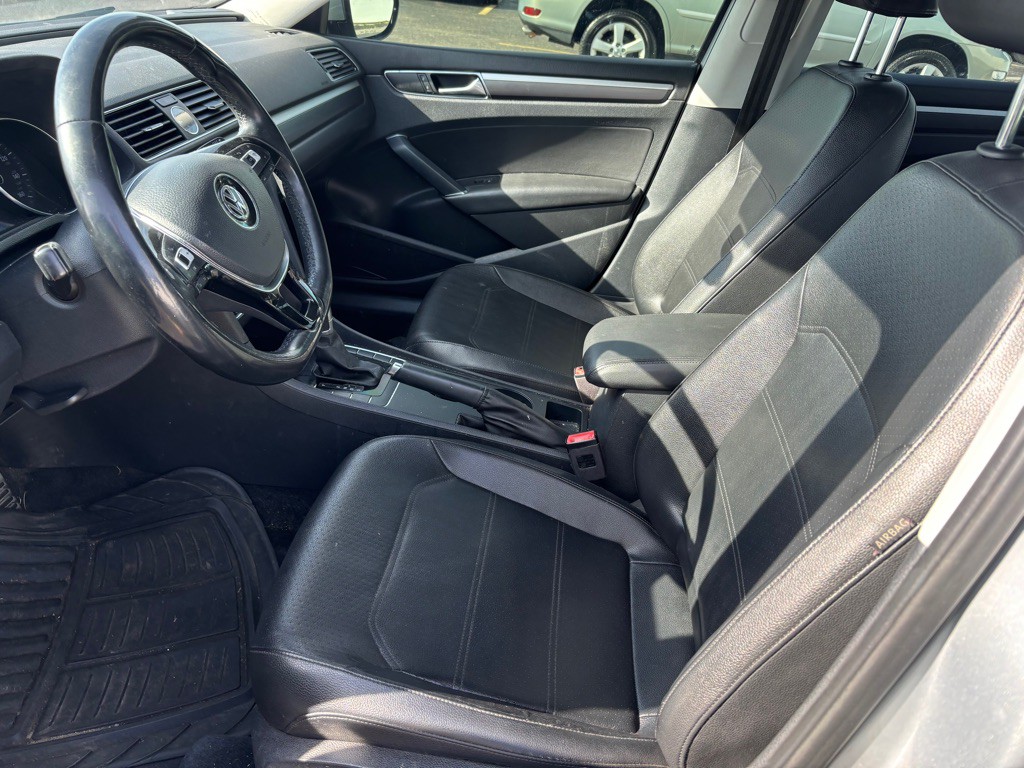 2016 Volkswagen Passat Image 7