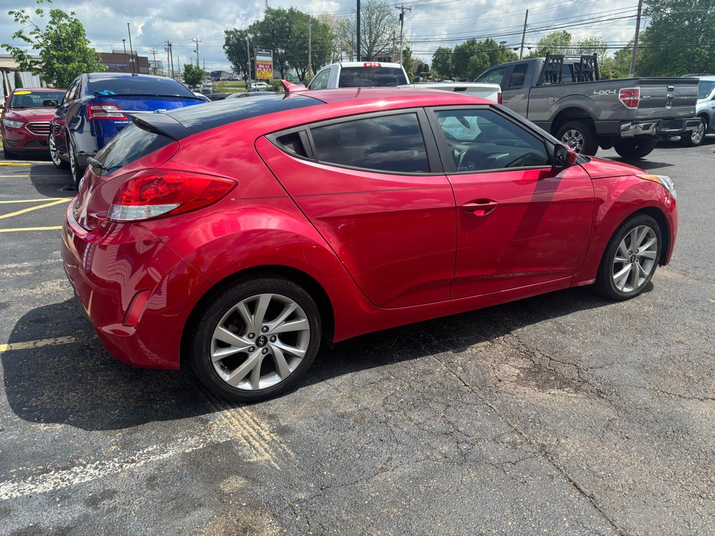 2016 Hyundai Veloster Image 4