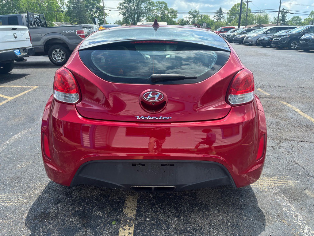 2016 Hyundai Veloster Image 5