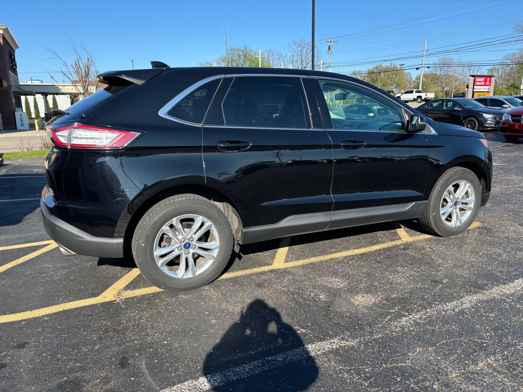 2017 Ford Edge Image 4