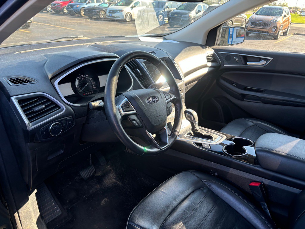 2017 Ford Edge Image 8