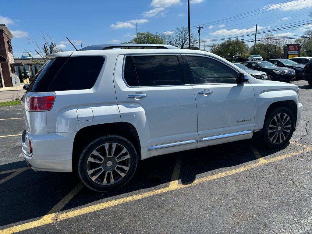 2016 GMC Terrain Image 4