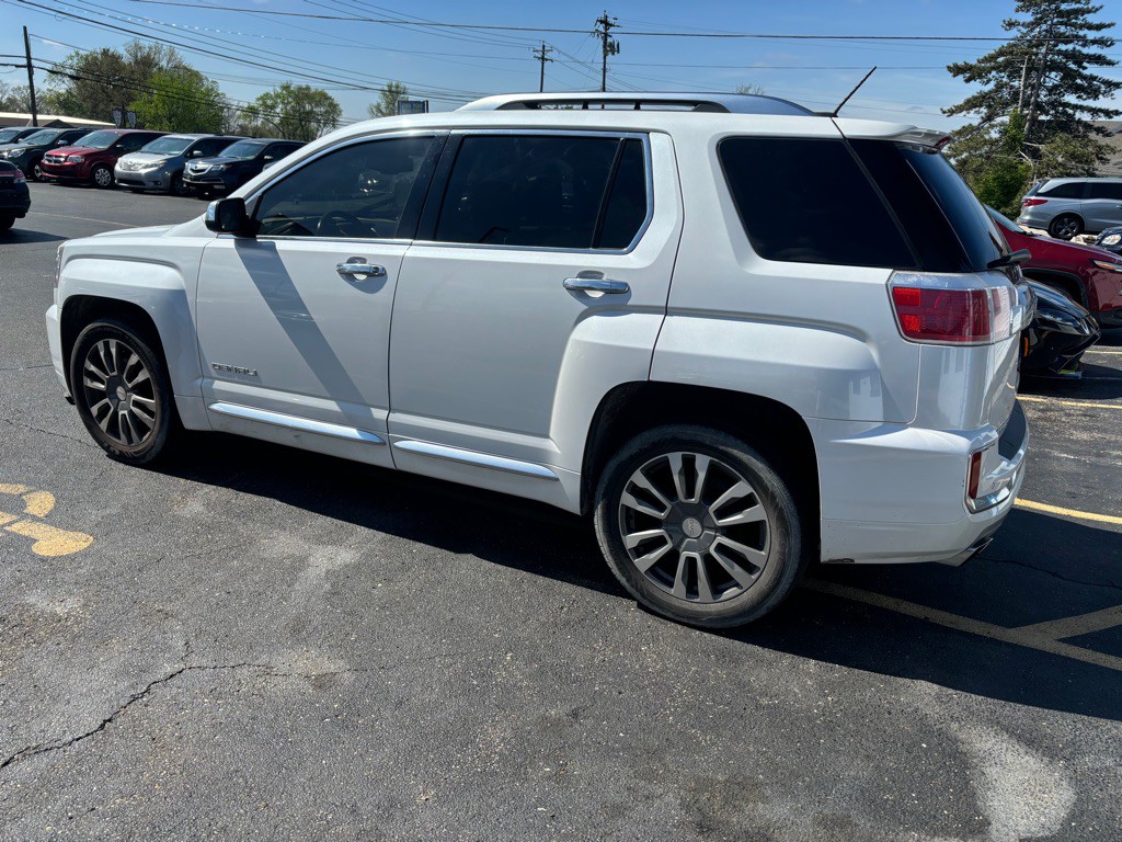 2016 GMC Terrain Image 6