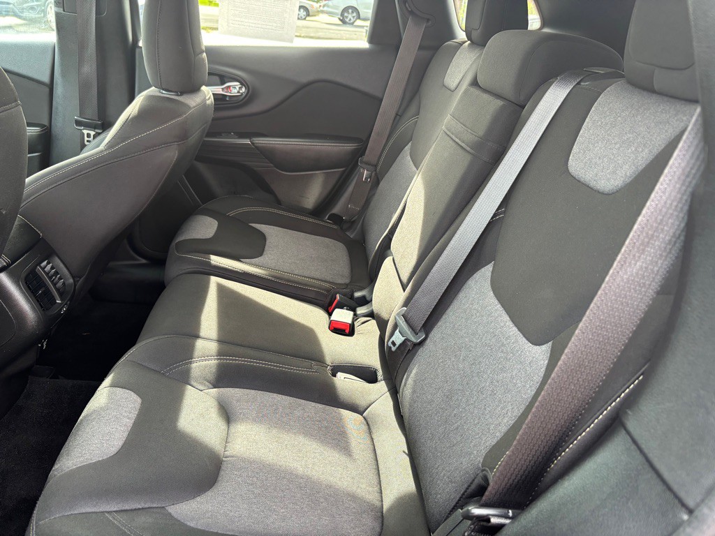 2014 Jeep Cherokee Image 9