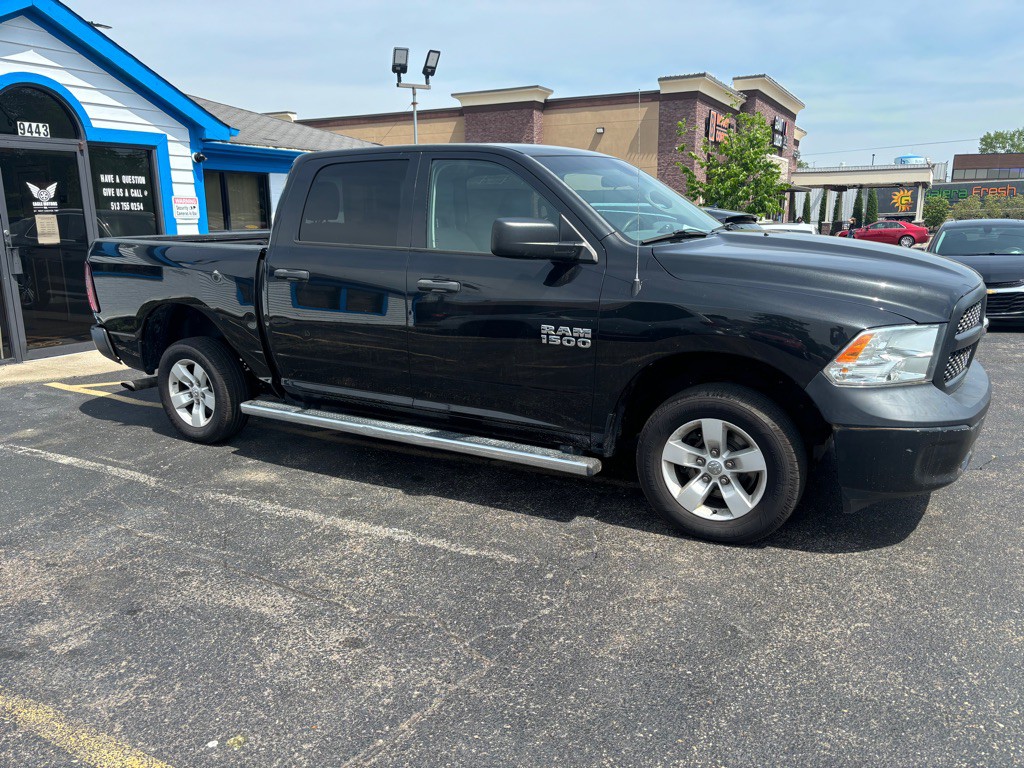2017 RAM 1500 Image 3
