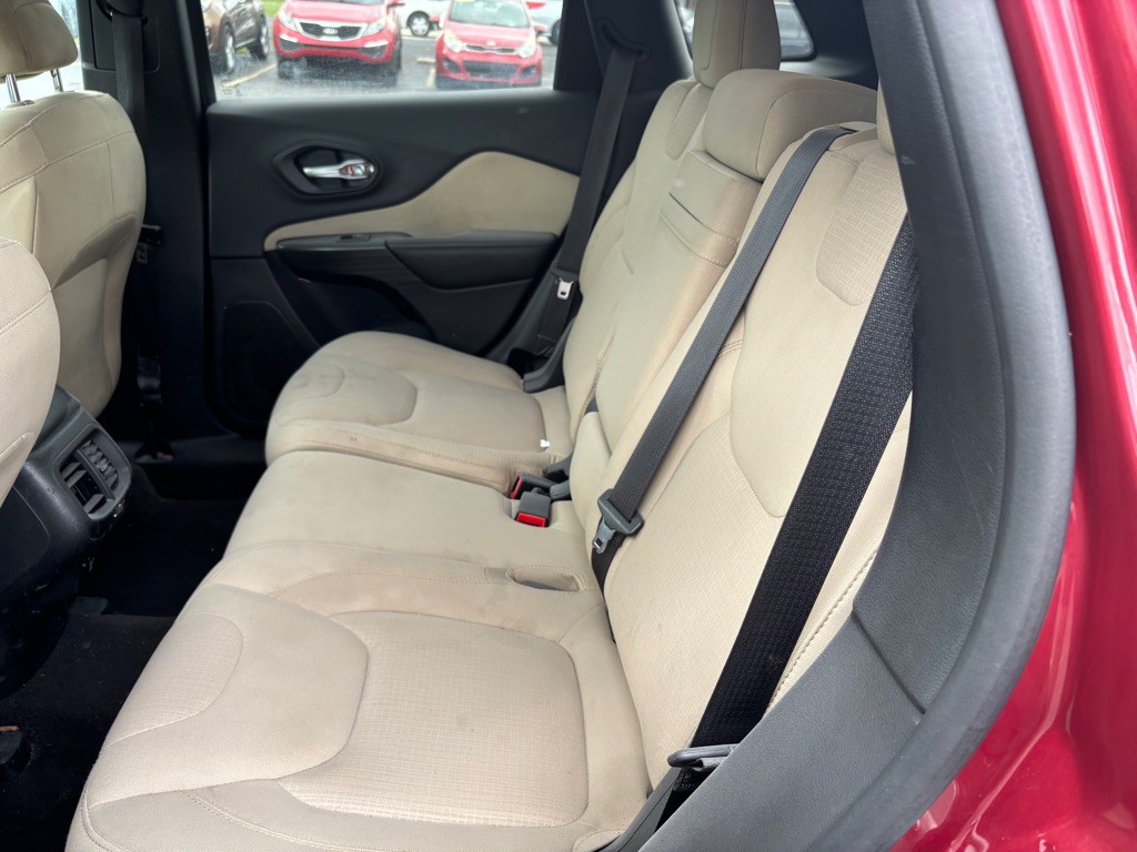 2016 Jeep Cherokee Image 9