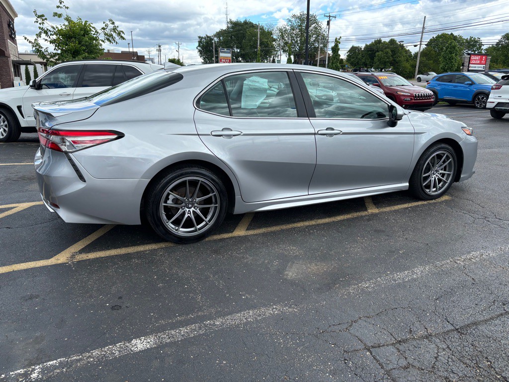 2019 Toyota Camry Image 4
